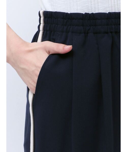 Ungrid（アングリッド）の「ラインデザインラフタックパンツ（その他パンツ・レディース・グレー/ネイビー・SMALL/MEDIUM）」の10枚目の写真