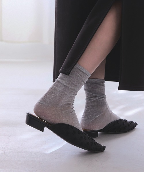 menue(メヌエ)の「Uカットフラットミュール(サンダル・レディース・ブラック系/ブラック/シルバー・3L/LL/S/SS/L/M)」の11枚目の写真
