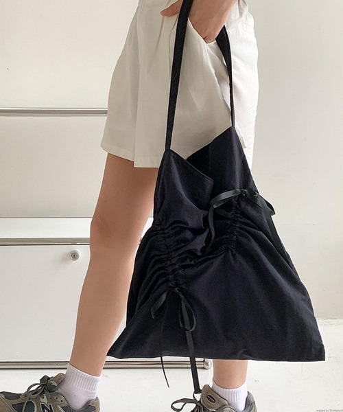 VIBGYOR(ヴィブジョー)の「Liaa/くしゅくしゅ リボン トートバッグ A18552(トートバッグ・レディース・ベージュ/その他1/その他2/ブルー/ブラック・FREE)」の6枚目の写真