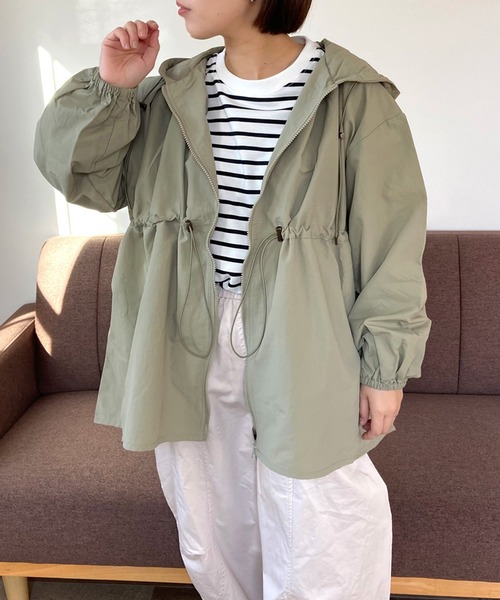 CRB（シーアールビー）の「ドロストフードブルゾン（ブルゾン・レディース・アイボリー/ブラック/カーキ・F）」の3枚目の写真