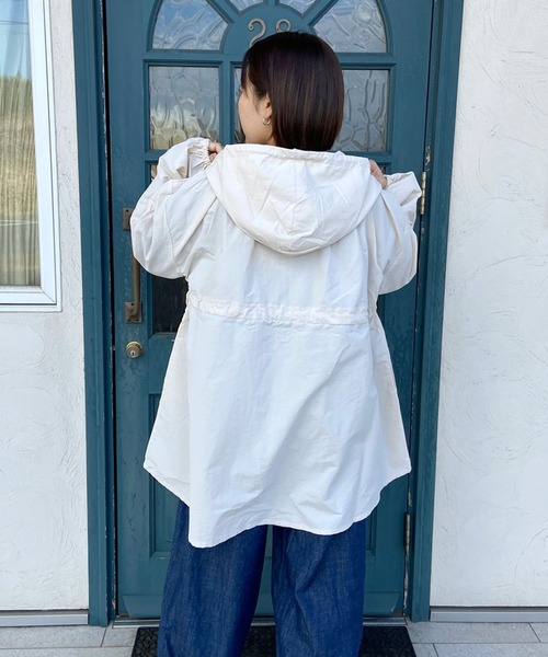 CRB（シーアールビー）の「ドロストフードブルゾン（ブルゾン・レディース・アイボリー/ブラック/カーキ・F）」の4枚目の写真