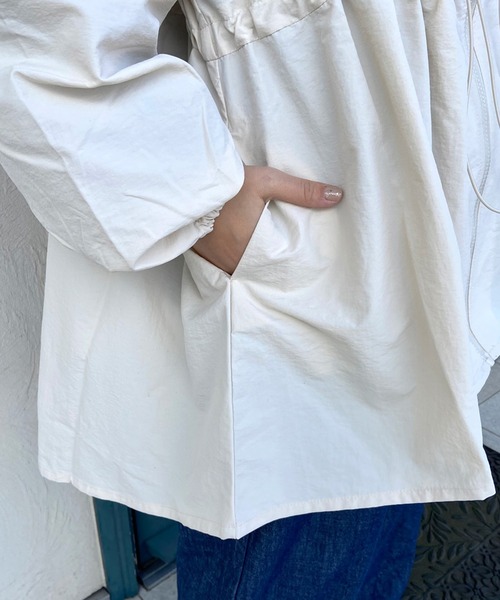 CRB（シーアールビー）の「ドロストフードブルゾン（ブルゾン・レディース・アイボリー/ブラック/カーキ・F）」の9枚目の写真