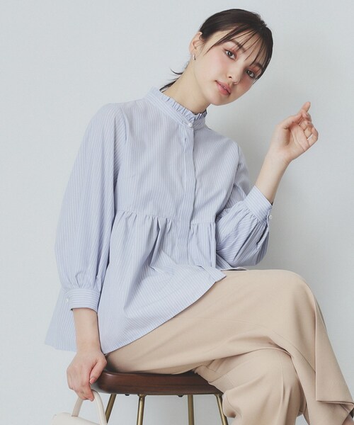 index（インデックス）の「《6color》フリルバンドカラーペプラムブラウス【洗濯機洗い可/イージーアイロン/防シワ】（シャツ/ブラウス・レディース・ホワイト/ホワイト系9/ネイビー系2/パープル系1/ライトイエロー系3/サックスブルー系2・36/38/40/42）」の4枚目の写真