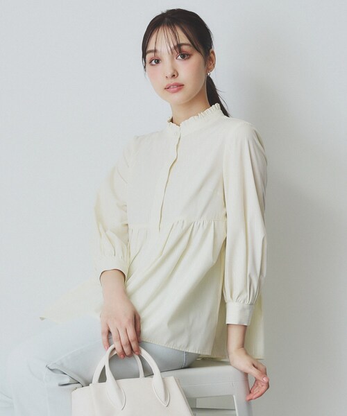 index（インデックス）の「《6color》フリルバンドカラーペプラムブラウス【洗濯機洗い可/イージーアイロン/防シワ】（シャツ/ブラウス・レディース・ホワイト/ホワイト系9/ネイビー系2/パープル系1/ライトイエロー系3/サックスブルー系2・36/38/40/42）」の6枚目の写真