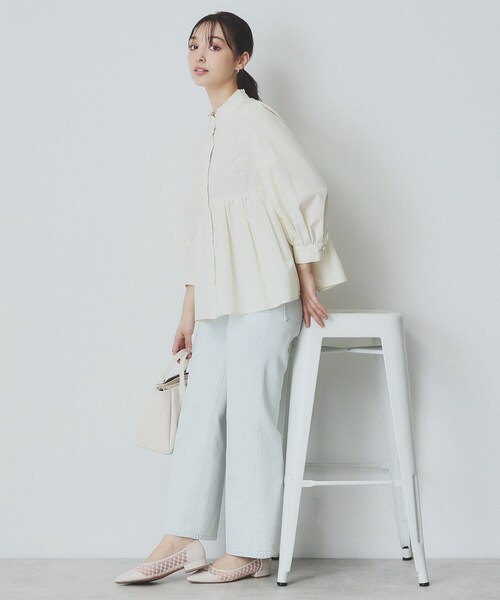 index（インデックス）の「《6color》フリルバンドカラーペプラムブラウス【洗濯機洗い可/イージーアイロン/防シワ】（シャツ/ブラウス・レディース・ホワイト/ホワイト系9/ネイビー系2/パープル系1/ライトイエロー系3/サックスブルー系2・36/38/40/42）」の17枚目の写真