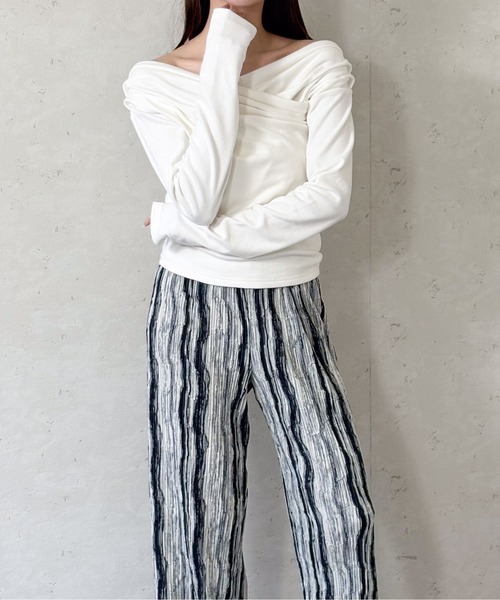 Per sist ence(パーシエンス)の「スムース天竺オフショルプルオーバー(Tシャツ/カットソー・レディース・ブラウン/オフホワイト/グレー/ブラック・FREE)」の15枚目の写真