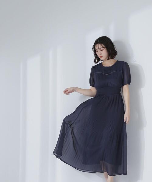 NATURAL BEAUTY BASIC(ナチュラルビューティーベーシック)の「◇ヨークライン楊柳プリーツワンピース(ワンピース・レディース・ラベンダー/ネイビー/グレー・SMALL/MEDIUM/P/S)」の1枚目の写真
