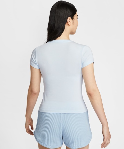 NIKE(ナイキ)の「NIKE/ナイキ グラフィックTシャツ HF9723-010/HF9723-423(Tシャツ/カットソー・レディース・サックスブルー/ブラック・M/S)」の9枚目の写真