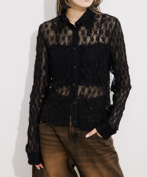 SLY（スライ）の「LACE COMPACT SH レース コンパクト シャツ（シャツ/ブラウス・レディース・オフホワイト/ブラック/ライトブルー/ブラウン・FREE）」の2枚目の写真