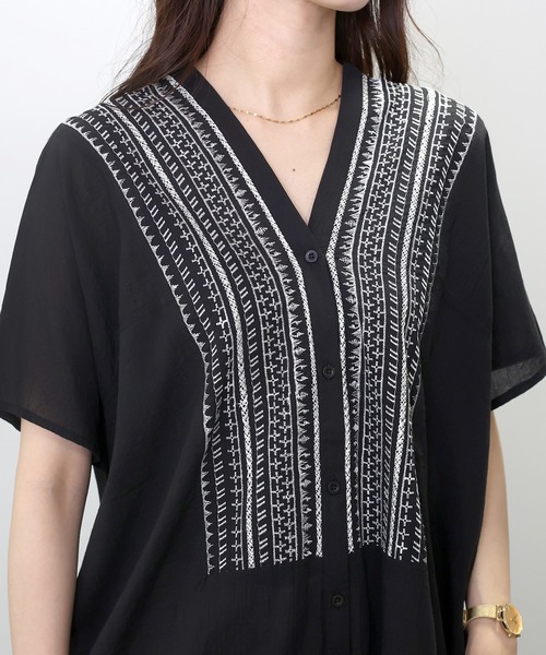 Aletta vita（アレッタビータ）の「綿クレープ刺繍前開きチュニック（チュニック・レディース・チャコール/ブラック/オフホワイト・FREE）」の17枚目の写真