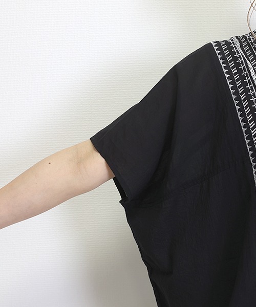 Aletta vita（アレッタビータ）の「綿クレープ刺繍前開きチュニック（チュニック・レディース・チャコール/ブラック/オフホワイト・FREE）」の20枚目の写真