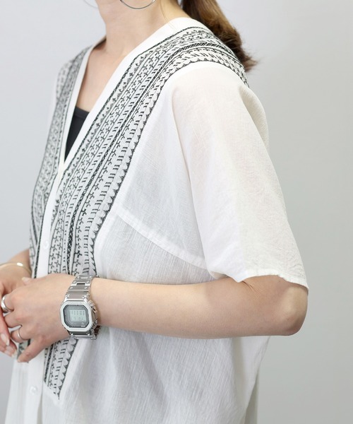 Aletta vita（アレッタビータ）の「綿クレープ刺繍前開きチュニック（チュニック・レディース・チャコール/ブラック/オフホワイト・FREE）」の13枚目の写真