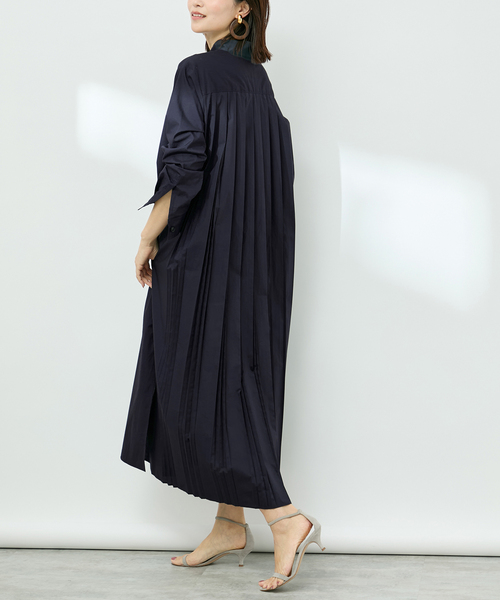 VERMEIL par iena（ヴェルメイユパーイエナ）の「コットンタイプライターバックプリーツワンピース（ワンピース・レディース・カーキ/ネイビー・FREE）」の7枚目の写真