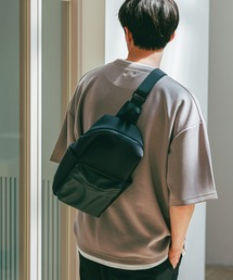 LAKOLE | ネオプレーン縦型ボディバッグ / 329247(ボディバッグ/ウエストポーチ)