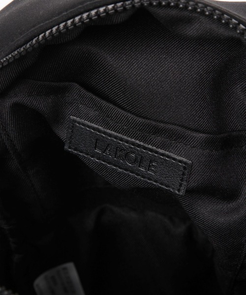 LAKOLE（ラコレ）の「ネオプレーン縦型ボディバッグ / 329247（ボディバッグ/ウエストポーチ・メンズ・ブラック/チャコール・FREE）」の12枚目の写真