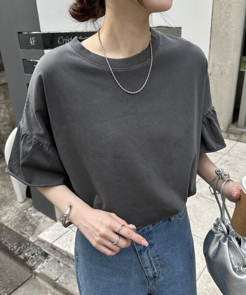 DISCOAT(ディスコート)の「ピグメントフリルTシャツ(Tシャツ/カットソー・レディース・アイボリー/チャコールグレー/モカ・FREE)」の11枚目の写真
