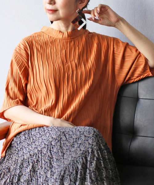 Vieo(ヴィオ)の「Tシャツ+上品 大人の正解トップス(Tシャツ/カットソー・レディース・ブラック/ホワイト/オレンジ/ブルー/ベージュ系その他/カーキ/ターコイズブルー/ピンク・FREE)」の8枚目の写真