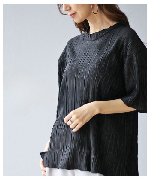 Vieo(ヴィオ)の「Tシャツ+上品 大人の正解トップス(Tシャツ/カットソー・レディース・ブラック/ホワイト/オレンジ/ブルー/ベージュ系その他/カーキ/ターコイズブルー/ピンク・FREE)」の2枚目の写真