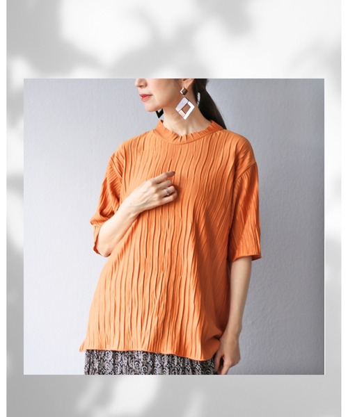 Vieo(ヴィオ)の「Tシャツ+上品 大人の正解トップス(Tシャツ/カットソー・レディース・ブラック/ホワイト/オレンジ/ブルー/ベージュ系その他/カーキ/ターコイズブルー/ピンク・FREE)」の9枚目の写真