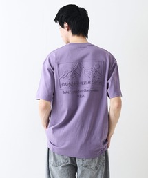 ragged mountain（ラギットマウンテン）の「【RAGGED MOUNTAIN：ラギットマウンテン】エンボス加工 ロゴTシャツ 半袖 オーバーサイズ（Tシャツ/カットソー）」