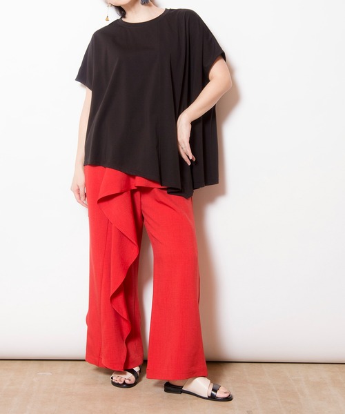 OSMOSIS(オズモーシス)の「アシンメトリーフレアーTシャツ(Tシャツ/カットソー・レディース・ブラック/グレー/ホワイト/ライトグリーン・ONE SIZE)」の12枚目の写真