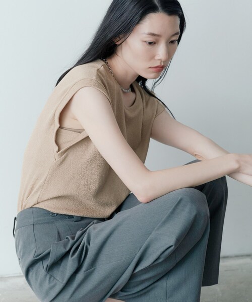 GALLEST（ギャレスト）の「【再入荷】バックシャンノースリTシャツ（Tシャツ/カットソー・レディース・ブラウン系/ブラック/ホワイト/ベージュ・38）」の5枚目の写真