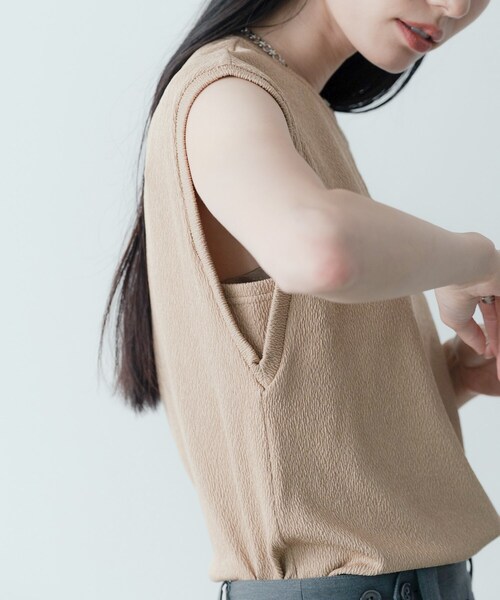 GALLEST（ギャレスト）の「【再入荷】バックシャンノースリTシャツ（Tシャツ/カットソー・レディース・ブラウン系/ブラック/ホワイト/ベージュ・38）」の6枚目の写真