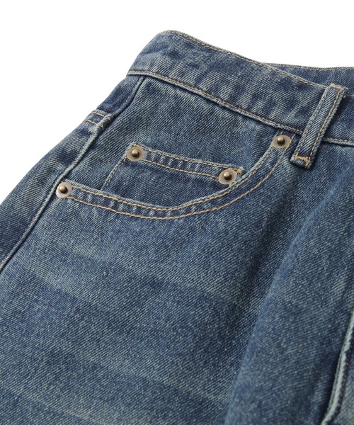 【新品・未使用 タグ付き】アクレント セミフレアデニムパンツ ウォッシュ加工 新品・未使用 タグ付き】アクレント セミフレアデニムパンツ