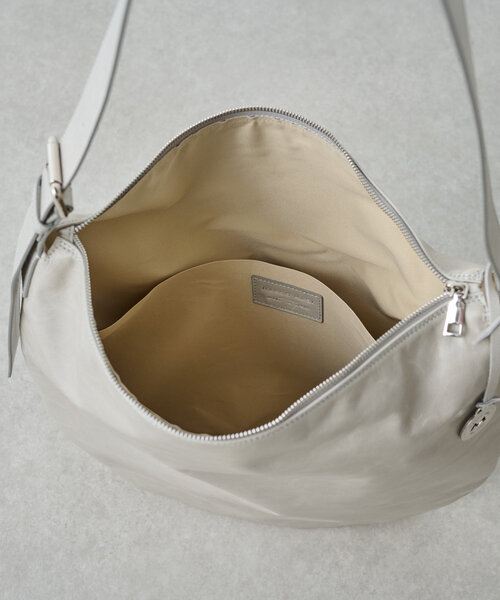 ビアズリー ショルダーバッグ トープ ビアズリー BEARDSLEY ショルダーベルト(ドット) （taupe