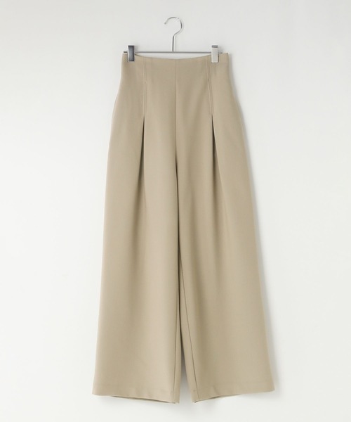 LOWRYS FARM(ローリーズファーム)の「ハイウエストタックパンツ 327042(その他パンツ・レディース・ブラック/ベージュ/イエロー・FREE)」の3枚目の写真