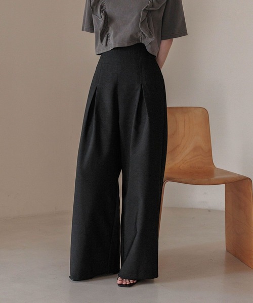 LOWRYS FARM(ローリーズファーム)の「ハイウエストタックパンツ 327042(その他パンツ・レディース・ブラック/ベージュ/イエロー・FREE)」の8枚目の写真