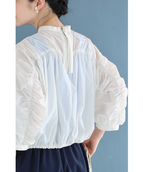 cawaii(カワイイ)の「シャカシャカ素材の軽量短丈プルオーバートップス(Tシャツ/カットソー・レディース・アイボリー・FREE)」の8枚目の写真