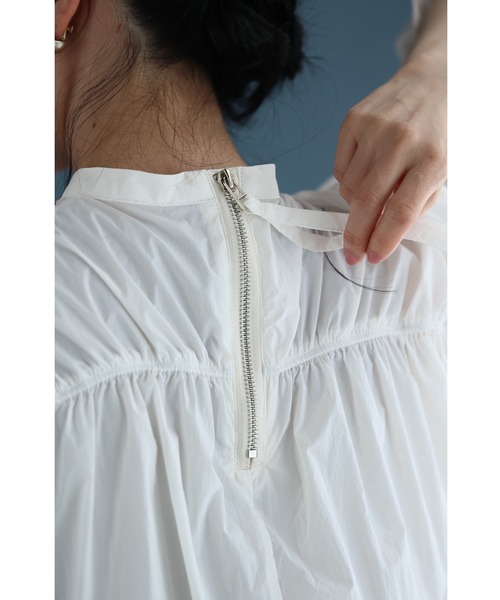 cawaii(カワイイ)の「シャカシャカ素材の軽量短丈プルオーバートップス(Tシャツ/カットソー・レディース・アイボリー・FREE)」の3枚目の写真