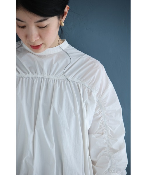 cawaii(カワイイ)の「シャカシャカ素材の軽量短丈プルオーバートップス(Tシャツ/カットソー・レディース・アイボリー・FREE)」の10枚目の写真