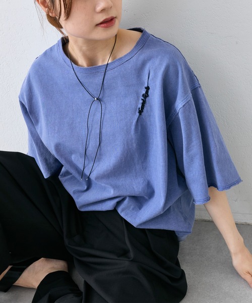 PUAL CE CIN(ピュアルセシン)の「タックロゴ刺繍Tシャツ(Tシャツ/カットソー・レディース・チャコールグレー/オフホワイト/ピンク/ブルー・FREE)」の3枚目の写真