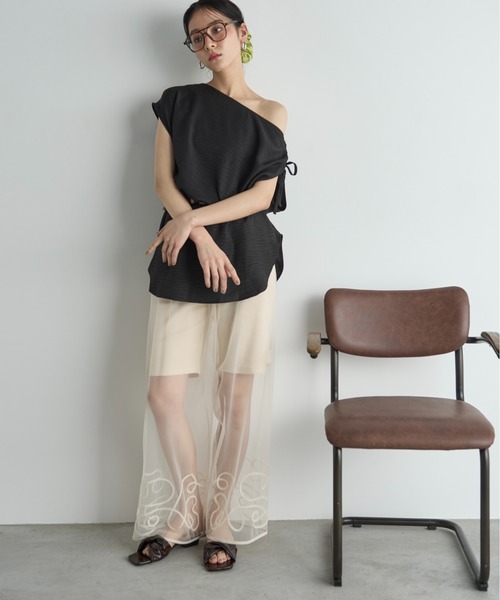 THE YOn(ザヨン)の「2WAYリネンライクドロストオフショルブラウス(シャツ/ブラウス・レディース・ナチュラル/ブラック/ピンクベージュ・FREE)」の22枚目の写真