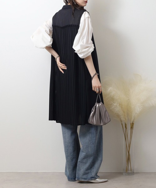 EGLANTINE(エグランティーヌ)の「EGLANTINE 後ろプリ―ツロングジレ(ベスト・レディース・チャコールグレー/オフホワイト/ブラック・40)」の13枚目の写真