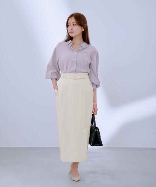 コヒナ cohina バックプリーツ シャツ　グレージュ コヒナ cohina バックプリーツ シャツ グレージュΩ