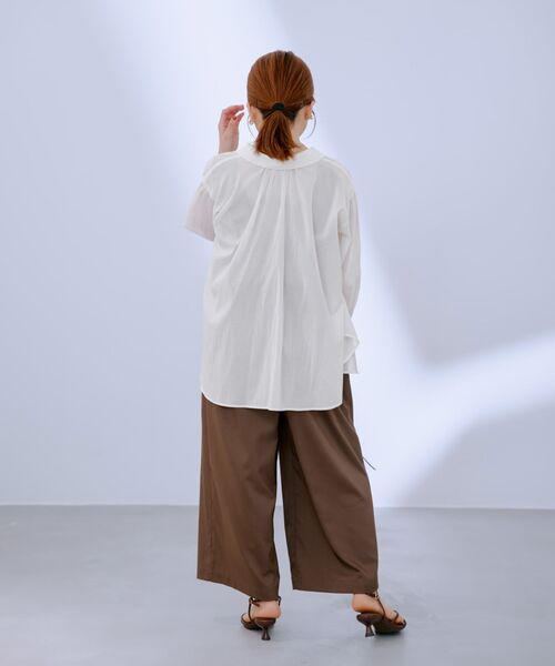 COHINA（コヒナ）の「バックギャザーシアーシャツ 【低身長・小柄女性】（シャツ/ブラウス・レディース・ベージュ/パープル/ホワイト/ピンク/ブルー・ONE SIZE）」の22枚目の写真