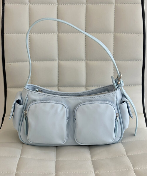 Thevon（ゼボン）の「ナイロンポケットワンハンドルバッグ（トートバッグ・レディース・アイボリー/ブラック/サックスブルー・FREE）」の13枚目の写真