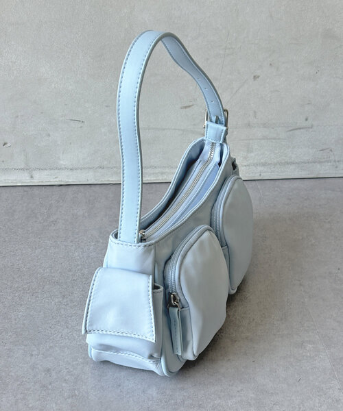 Thevon（ゼボン）の「ナイロンポケットワンハンドルバッグ（トートバッグ・レディース・アイボリー/ブラック/サックスブルー・FREE）」の16枚目の写真