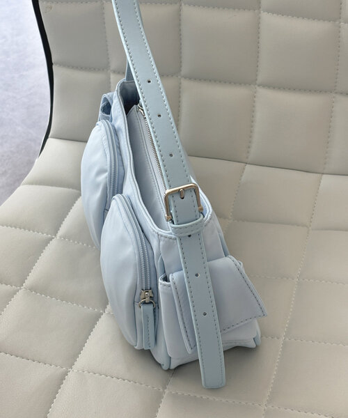 Thevon（ゼボン）の「ナイロンポケットワンハンドルバッグ（トートバッグ・レディース・アイボリー/ブラック/サックスブルー・FREE）」の17枚目の写真