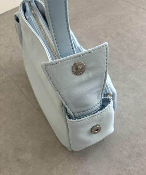 Thevon（ゼボン）の「ナイロンポケットワンハンドルバッグ（トートバッグ・レディース・アイボリー/ブラック/サックスブルー・FREE）」の18枚目の写真