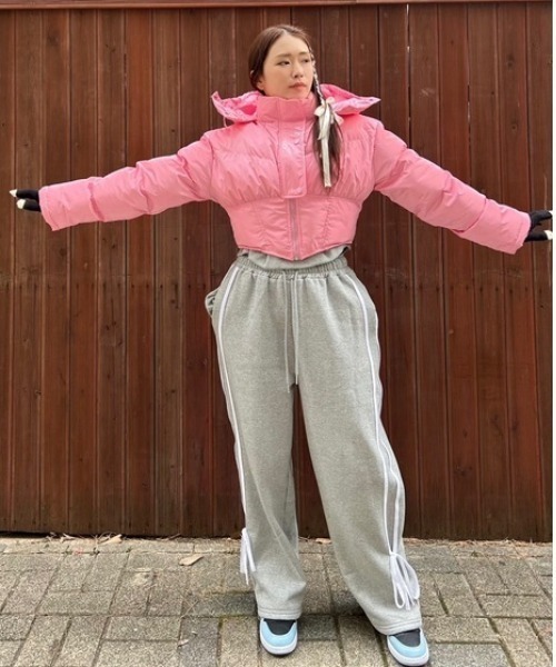 ipugo(イプゴ)の「ipugo/イプゴ 裏起毛サイドテープリボンスウェットパンツ(スウェットパンツ・レディース・ピンク/グレー・FREE)」の19枚目の写真