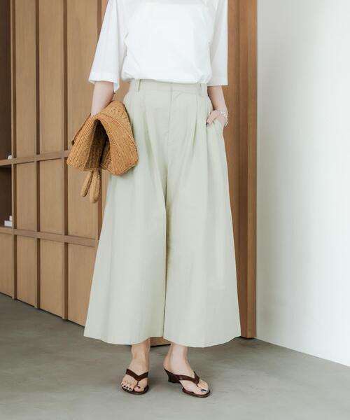 URBAN RESEARCH（アーバンリサーチ）の「『2サイズ展開』コットンナイロンタックワイドパンツ（その他パンツ・レディース・ブラック/アイボリー・40/38）」の13枚目の写真