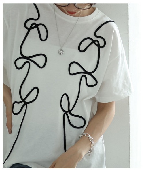 Sawa a la mode(サワアラモード)の「リボン風コード刺繍カットソー(Tシャツ/カットソー・レディース・ブラック/オフホワイト・FREE)」の8枚目の写真