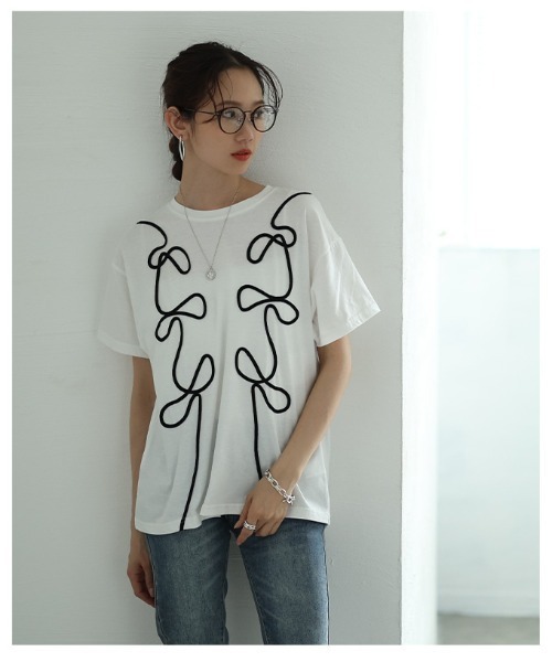 Sawa a la mode(サワアラモード)の「リボン風コード刺繍カットソー(Tシャツ/カットソー・レディース・ブラック/オフホワイト・FREE)」の11枚目の写真