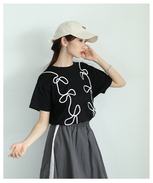 Sawa a la mode(サワアラモード)の「リボン風コード刺繍カットソー(Tシャツ/カットソー・レディース・ブラック/オフホワイト・FREE)」の16枚目の写真