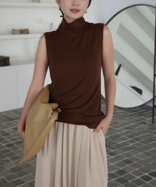 anuans（アニュアンス）の「テンセルウールノースリーブカットトップス（Tシャツ/カットソー・レディース・ライトベージュ/ブラック/ブラウン/チャコールグレー・F）」の4枚目の写真