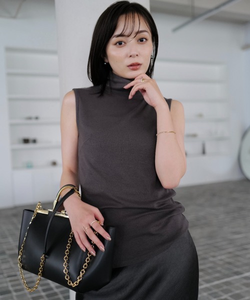 anuans（アニュアンス）の「テンセルウールノースリーブカットトップス（Tシャツ/カットソー・レディース・ライトベージュ/ブラック/ブラウン/チャコールグレー・F）」の3枚目の写真